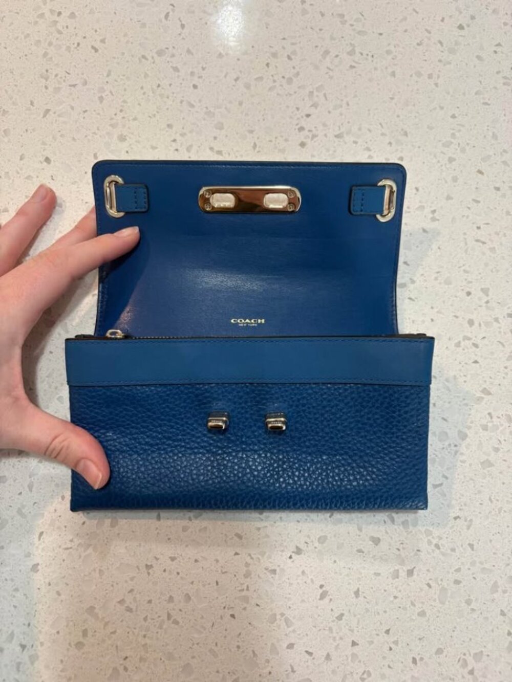 Coach Swagger Wallet - Picture 3 of 4
